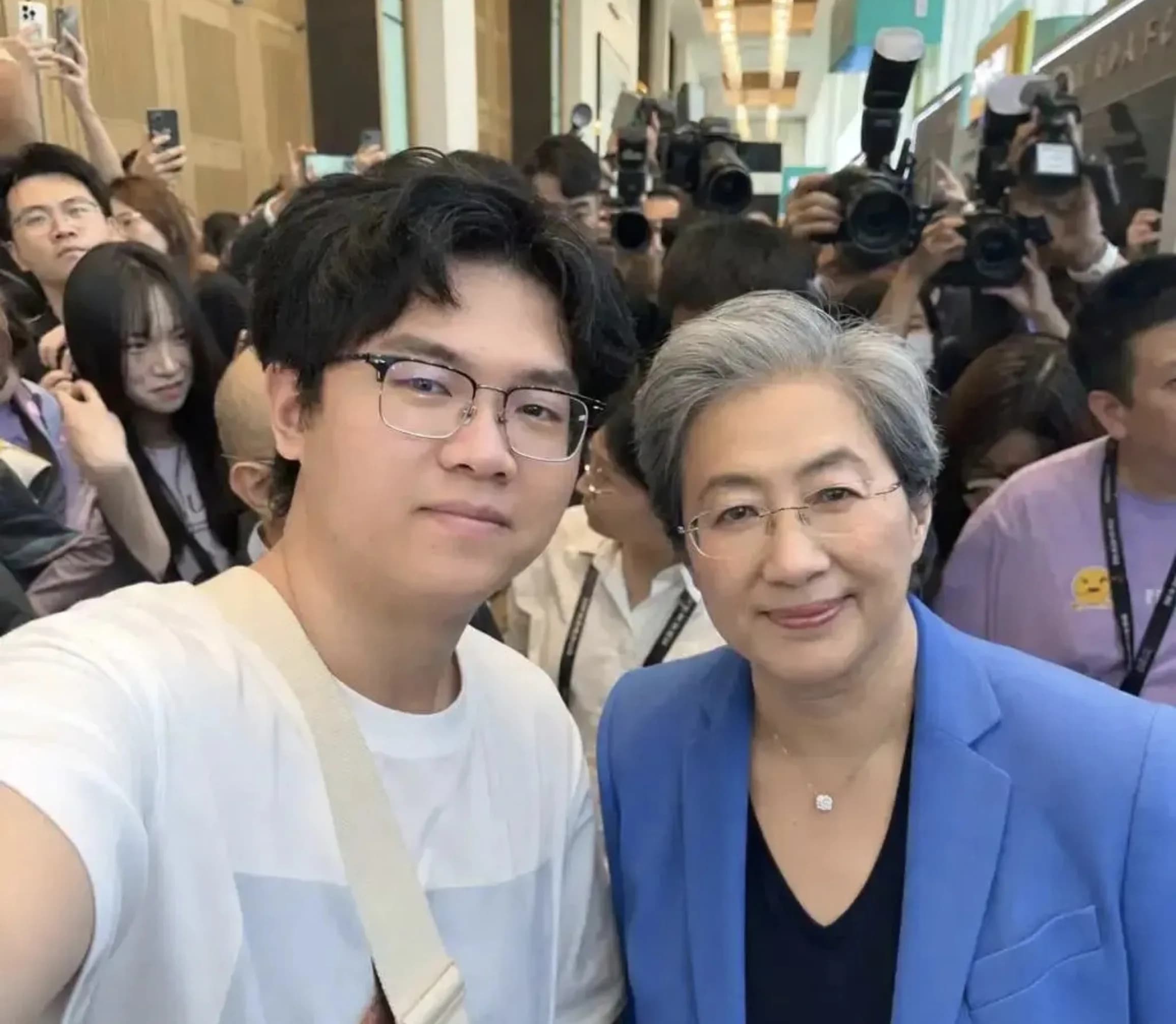 在 AMD 开发者大会与 AMD 总裁苏姿丰的合影